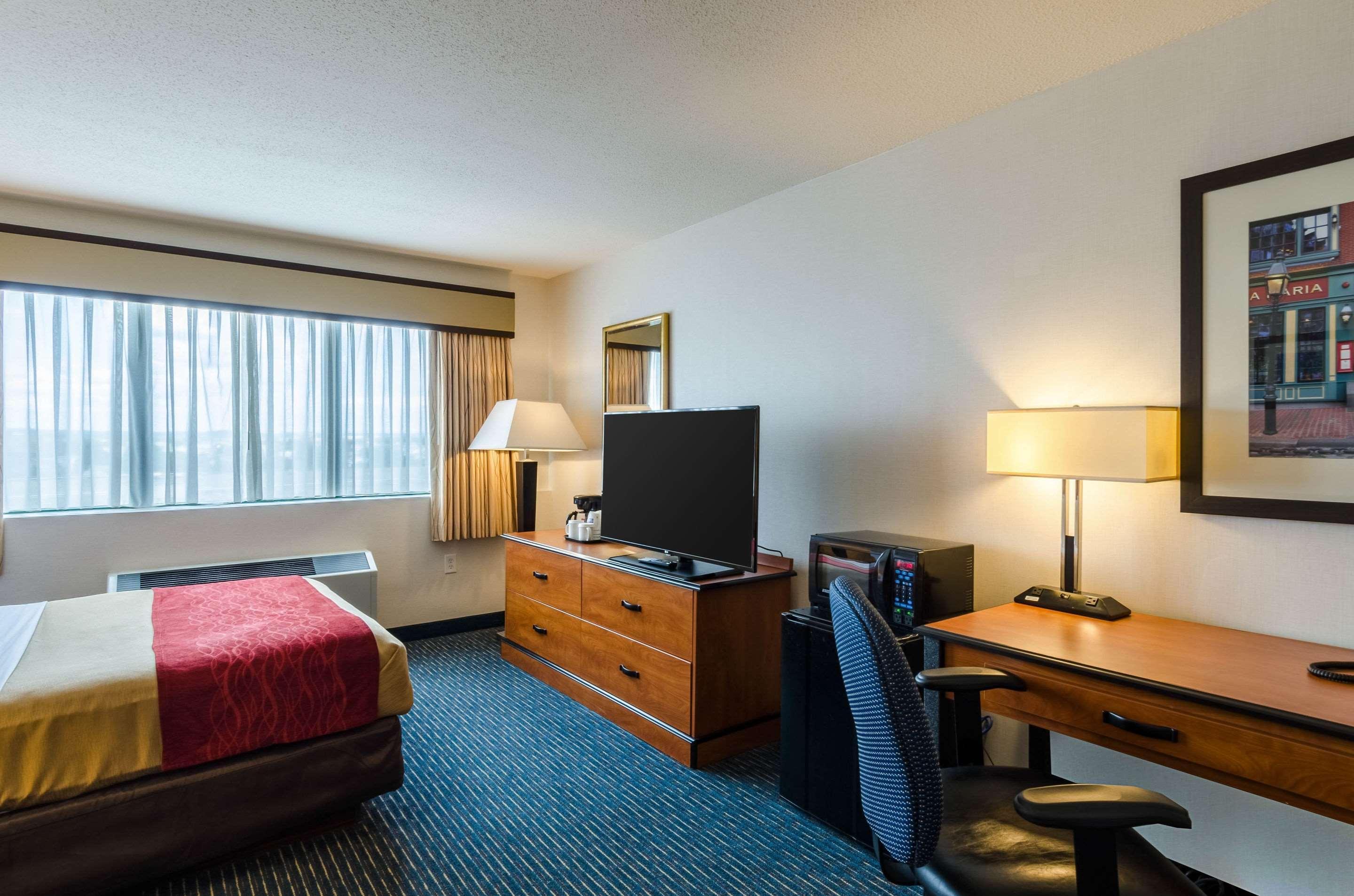 Comfort Inn & Suites Logan International Airport Ревир Экстерьер фото