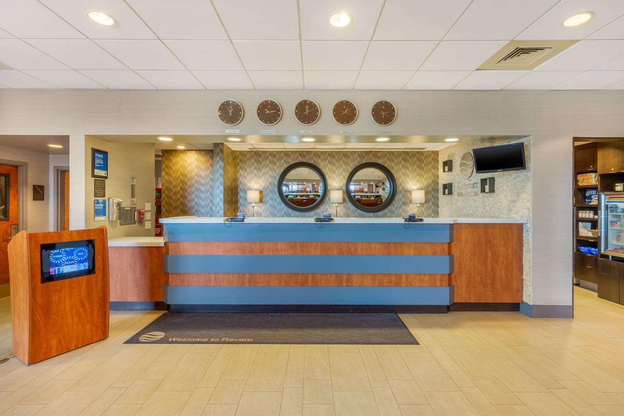 Comfort Inn & Suites Logan International Airport Ревир Экстерьер фото