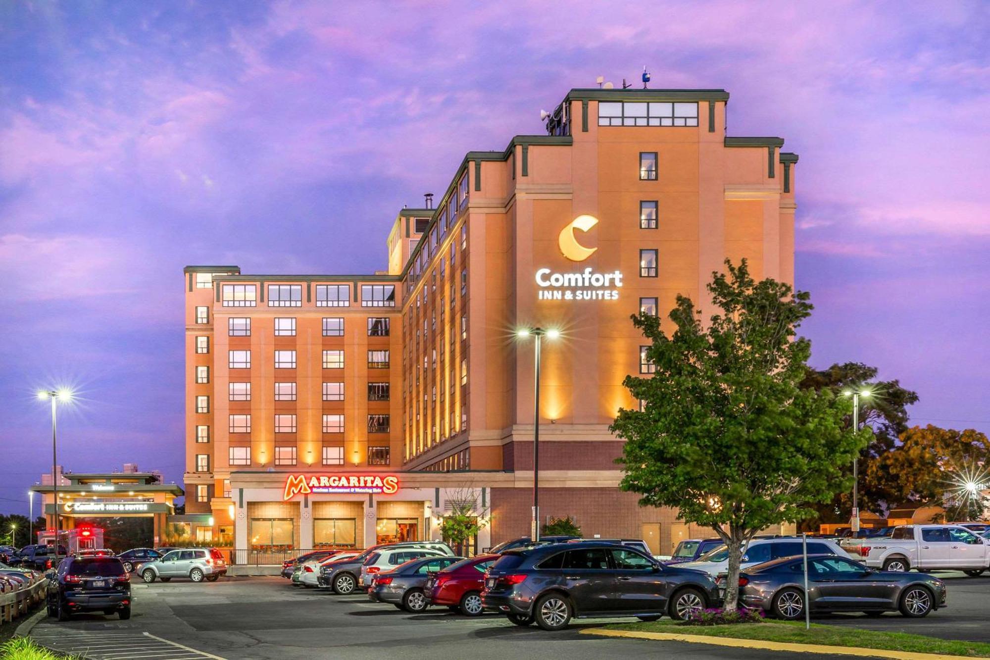 Comfort Inn & Suites Logan International Airport Ревир Экстерьер фото