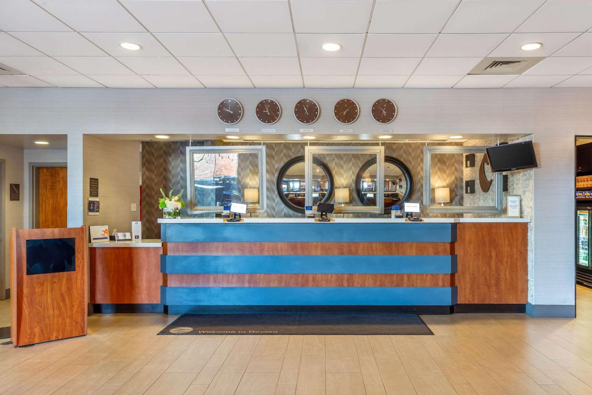 Comfort Inn & Suites Logan International Airport Ревир Экстерьер фото