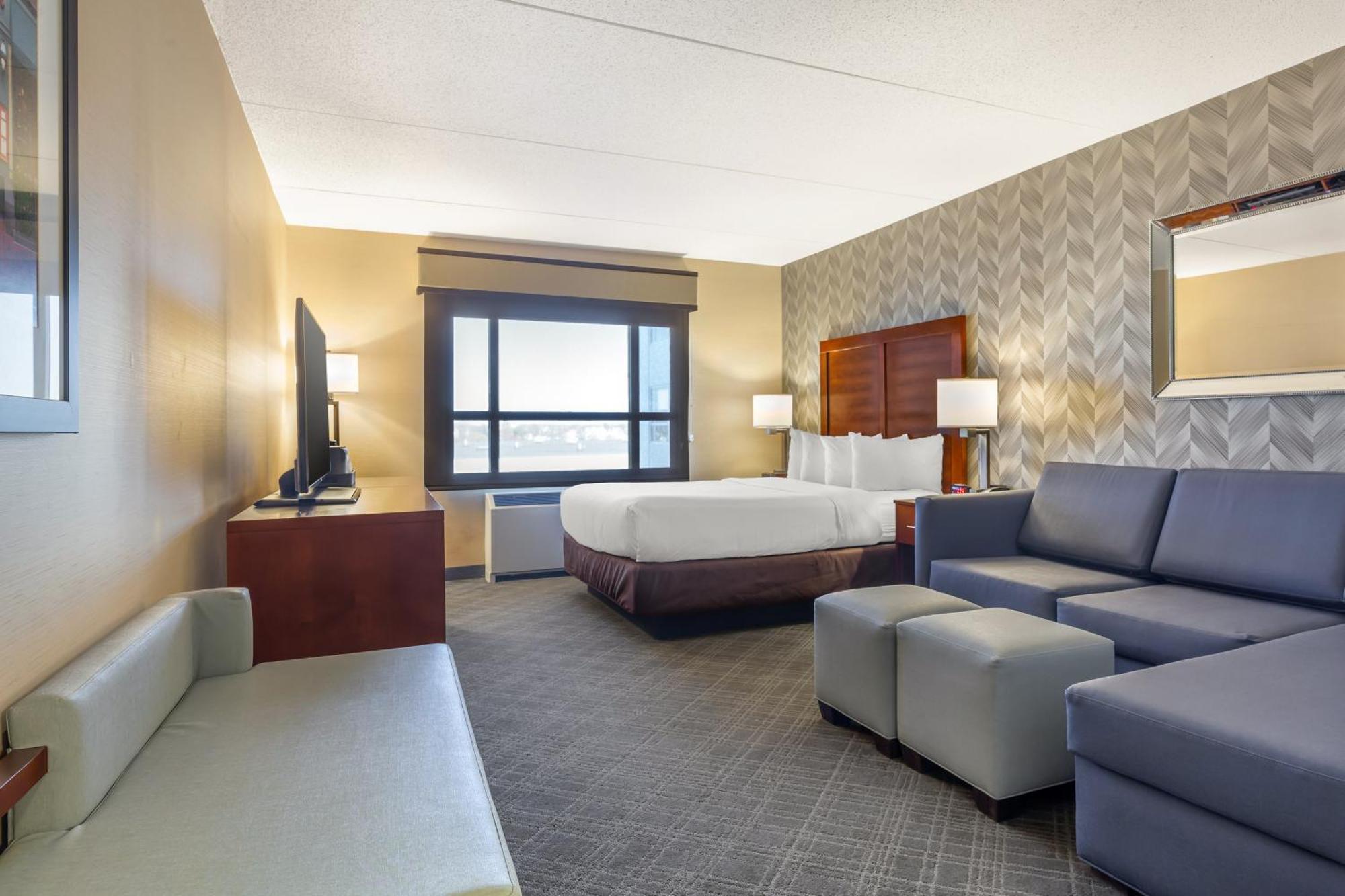 Comfort Inn & Suites Logan International Airport Ревир Экстерьер фото
